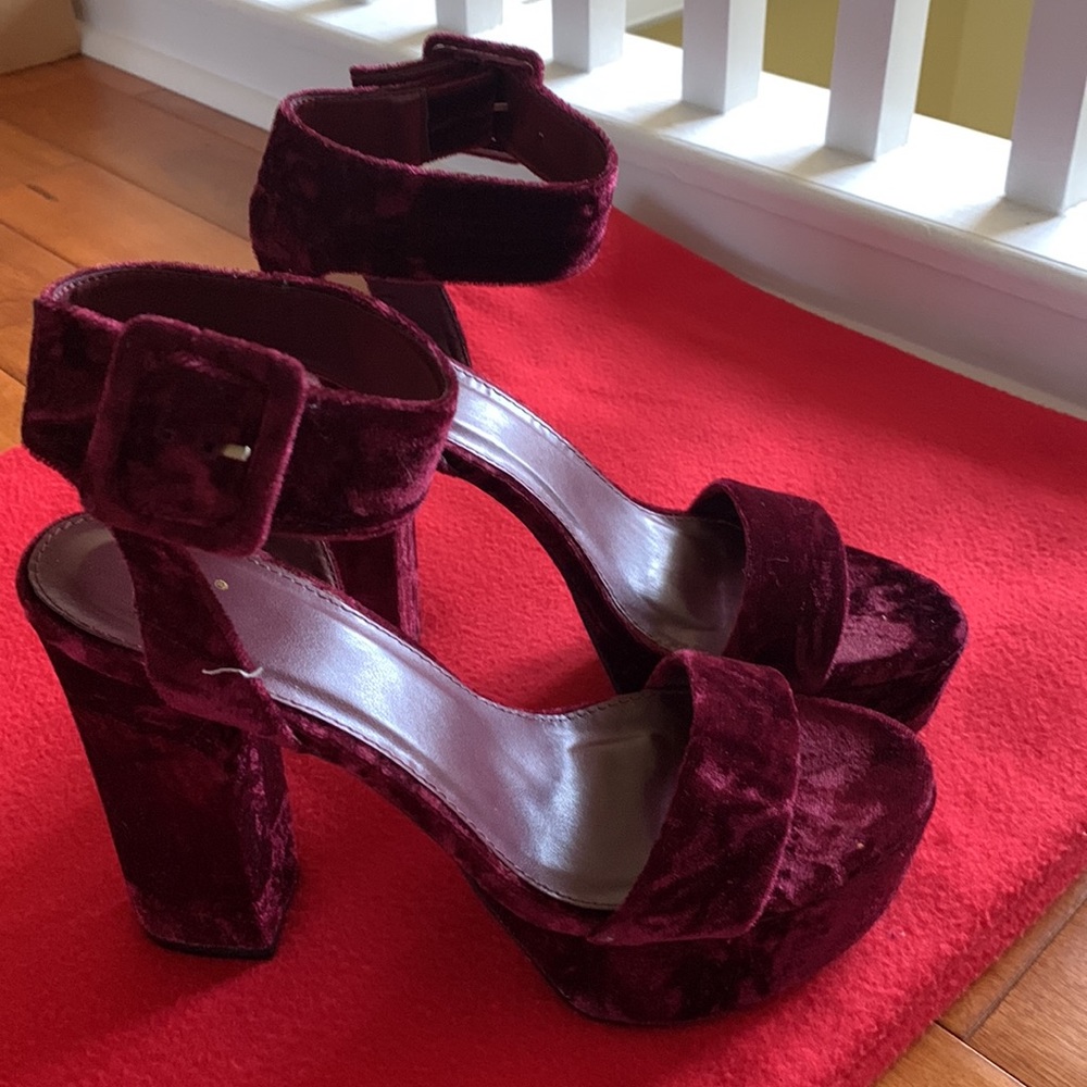 Crush Velvet heels 8.5 M red Burgundy purple platform Farris S New with box